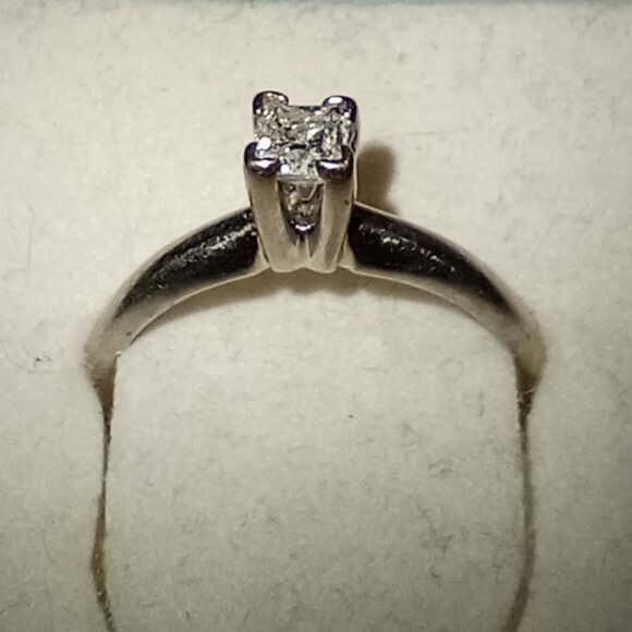 REDUCED!  14Kt White Gold 0.42ct Princess Solitaire Diamond Ring - Picture 3 of 5